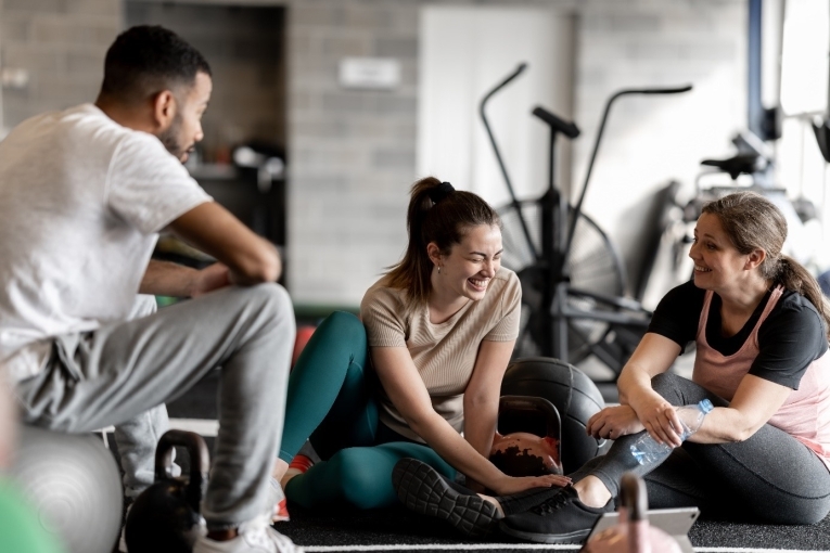 Personnes faisant du sport